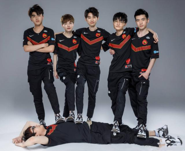 球队中不断 球队中不断