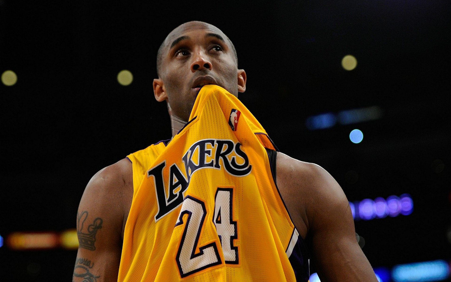 带着伤病回 带着伤病回